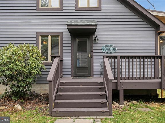 5th image of 325 Fox Ridge Dr