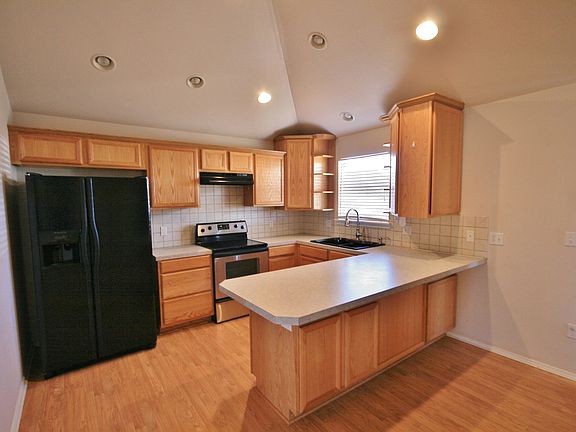 5th image of 528 La Salle Dr
