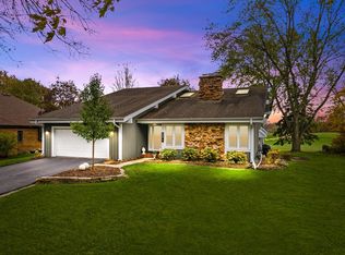 848 W Bauer Rd, Naperville, IL 60563