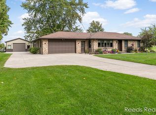 975 Leonard Rd, Grand Rapids, MI 49534