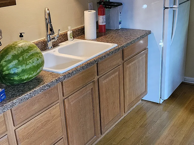 Lynngrove Dr — Photo 11