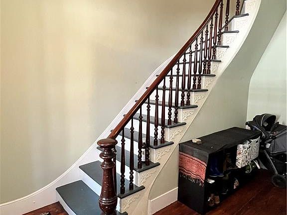 2nd image of 191 Transit St Floor 2