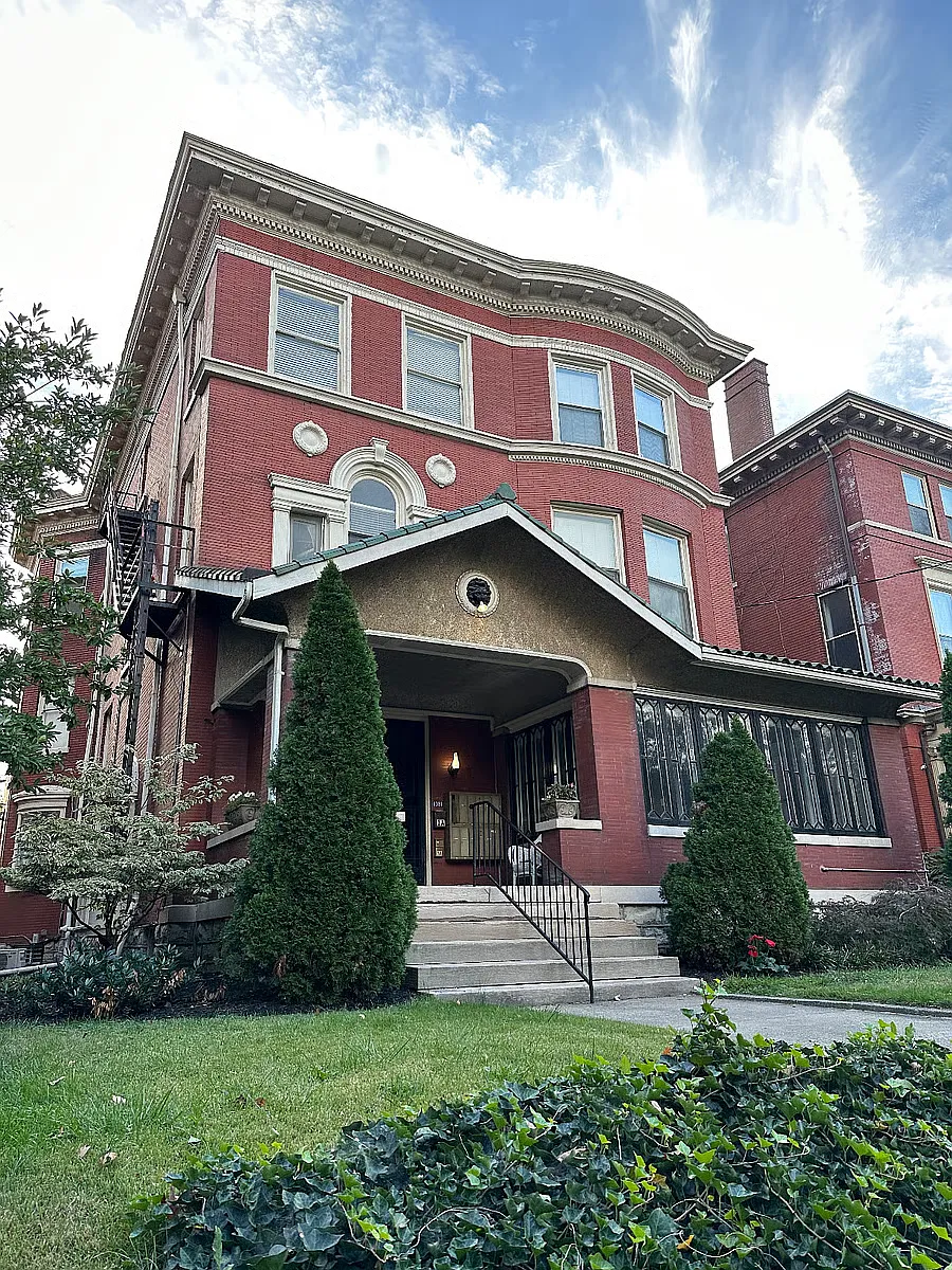 Building Photo - 1381 S 3rd St #8
