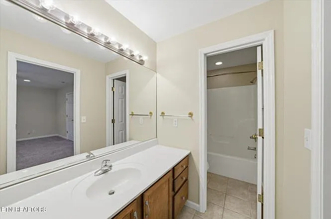 10724 Prince Albert Way — Photo 16