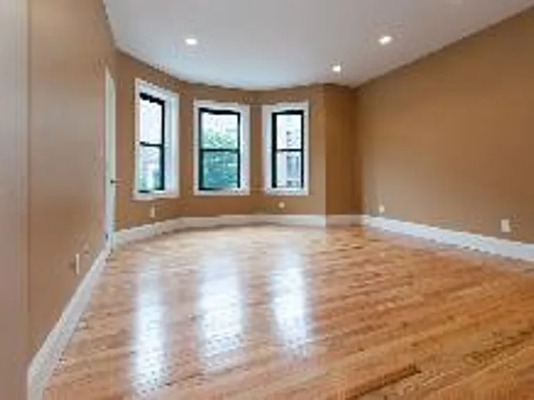 8 Lothian Rd #1A — Photo 2