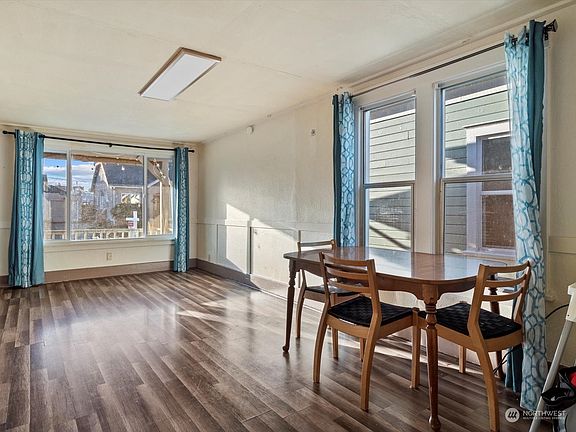 4th image of 3829 S Park Avenue