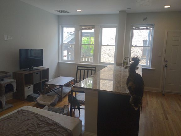 3rd image of 3106 W Dickens Ave APT 2