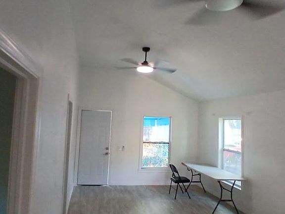 2nd image of 1505 Palmway St