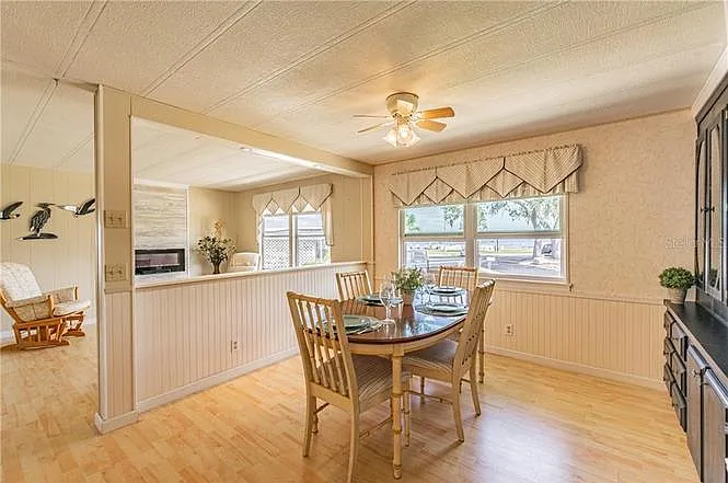 274 Beach Ct — Photo 6