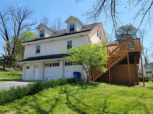 4th image of 498 Manatawny St