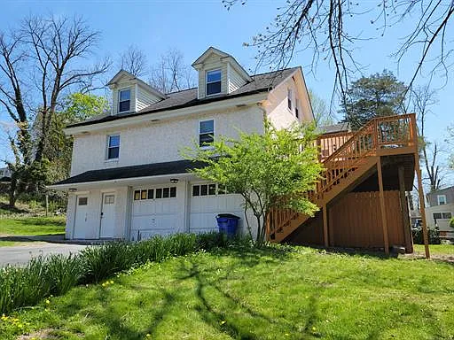 498 Manatawny St — Photo 4
