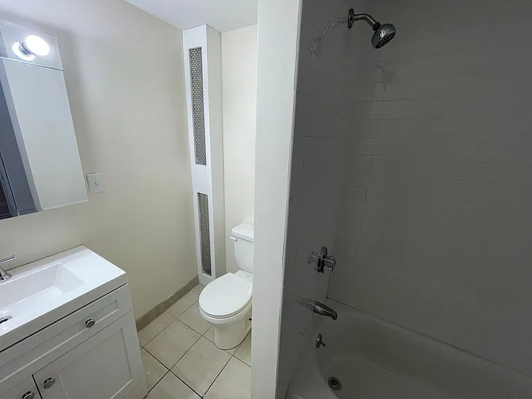 8 Barrows St #22 — Photo 7