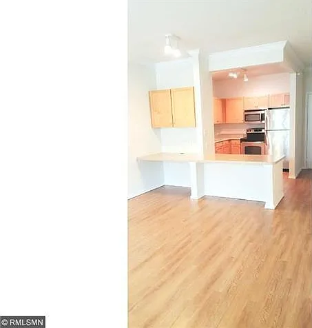 1 bed, 848 sqft, $1,400 — Photo 4