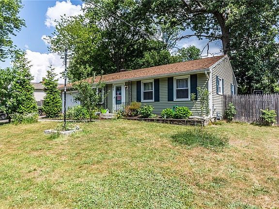 3rd image of 377 Knollwood Dr