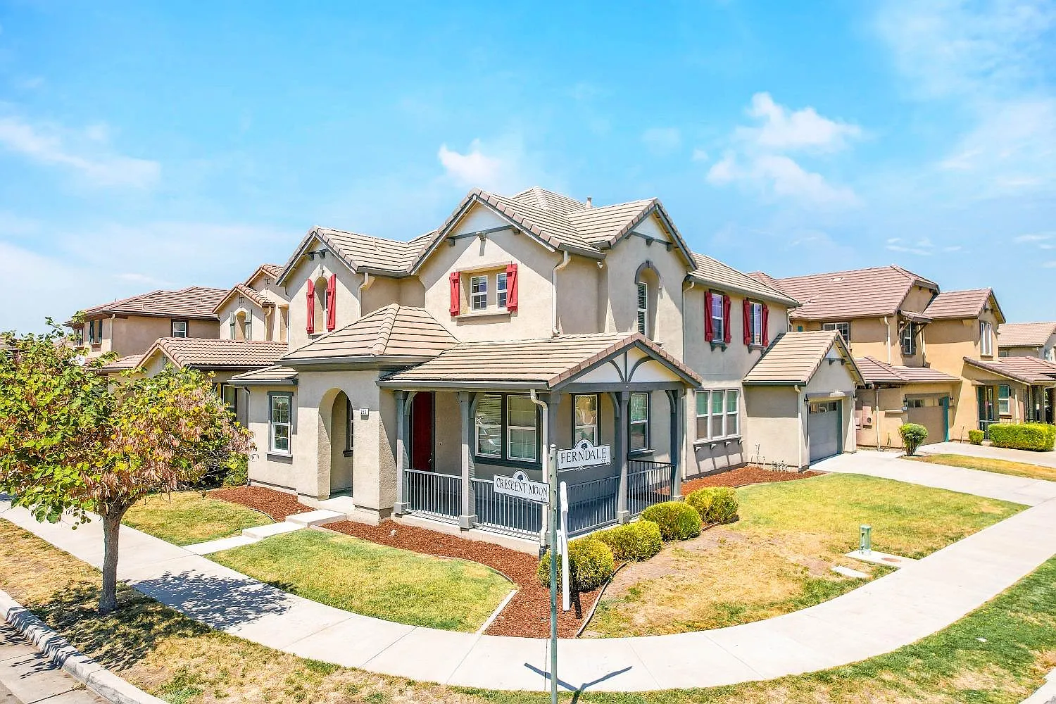 253 Crescent Moon Dr photo 1