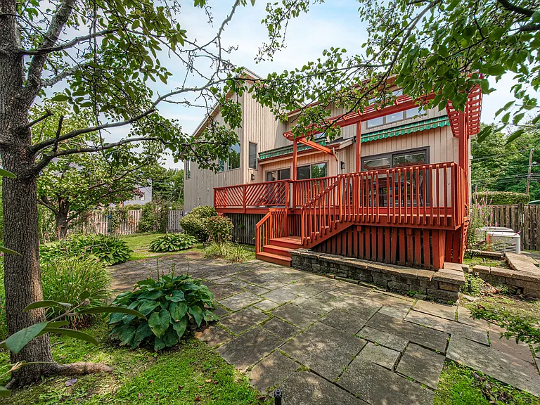 PRIVATE BACK YARD
