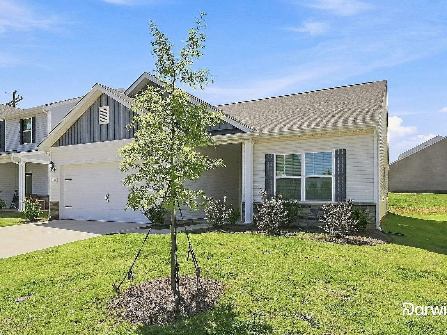 3 bed, 2.0 bath, 1317 sqft, $1,955 — Photo 2