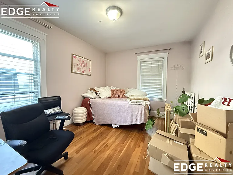 61-63 Surrey St #1 — Photo 9