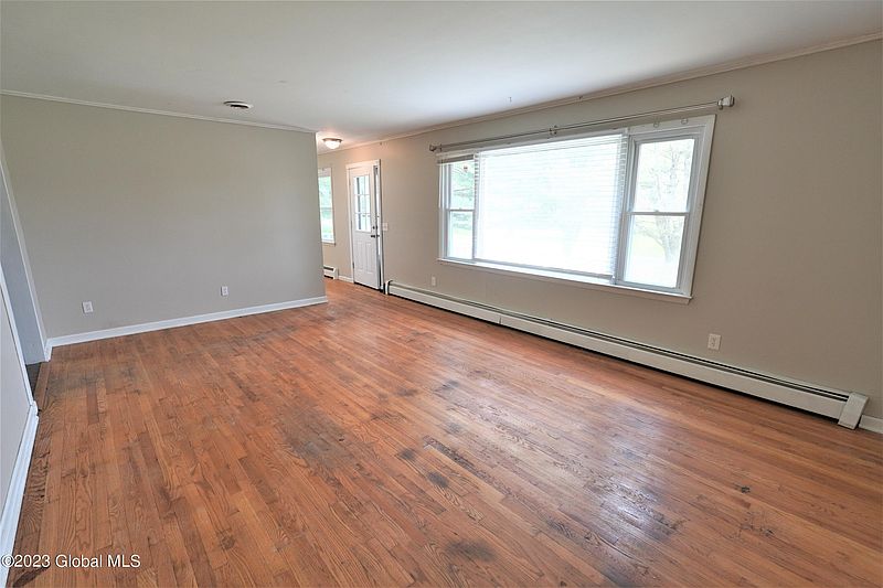3rd image of 21 Dormay Lane