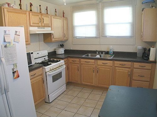 3rd image of 1203 S 16th Ave