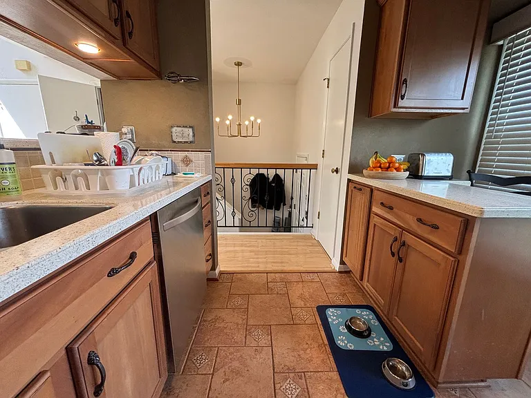 5180 Winterberry Ct — Photo 12
