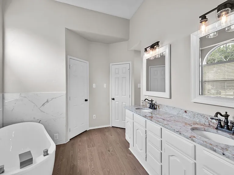 2421 Kittyhawk Dr — Photo 19