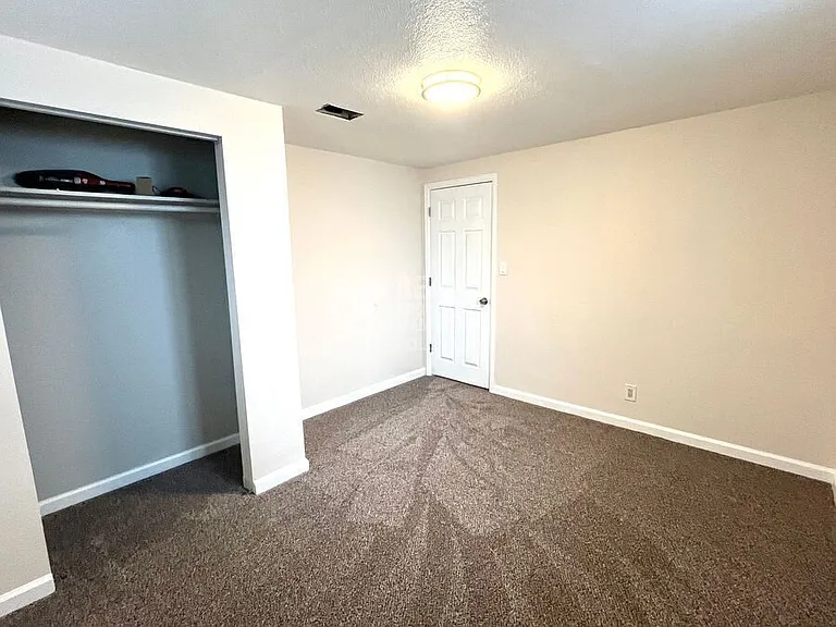2046 Del Mar Dr — Photo 18