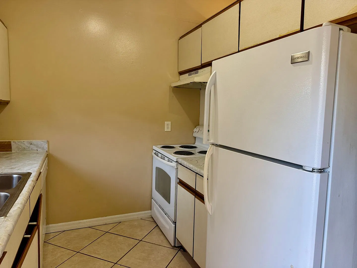 Charming 2-Bedroom, 2-Bath Pet-Friendly Home with Great Features! — Photo 3