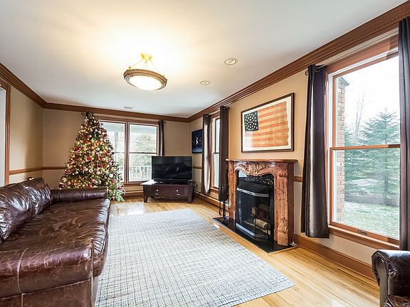 4th image of 199 Cherry Ln