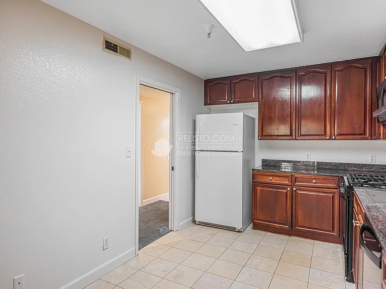 1112 Eddy #C — Photo 8