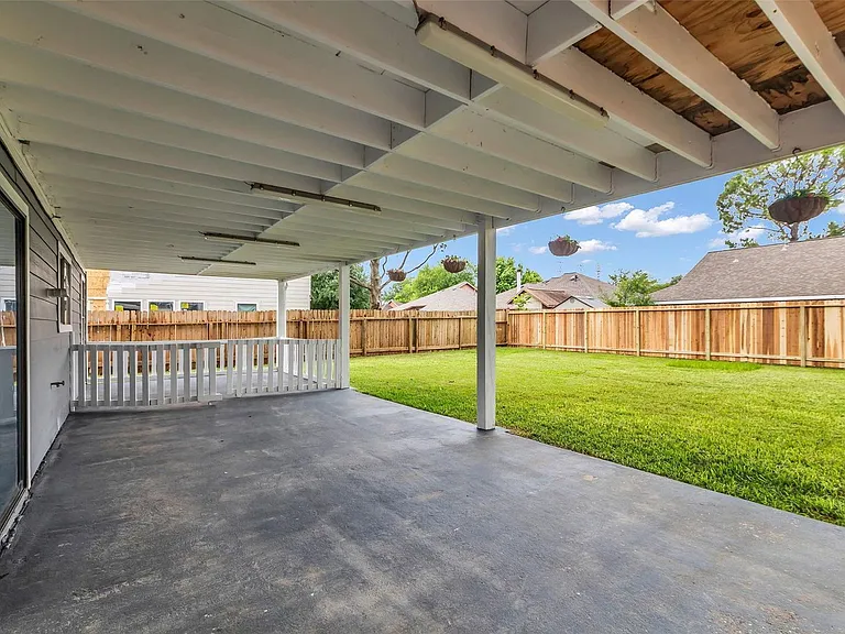 15830 Pipers View Dr — Photo 23