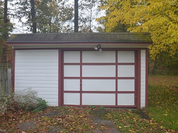 5th image of 33410 Louis St