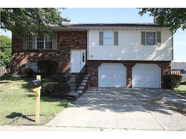 411 Ryan Dr photo 1