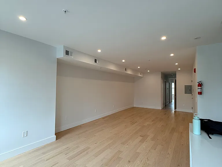 322 3rd St #2 — Photo 12