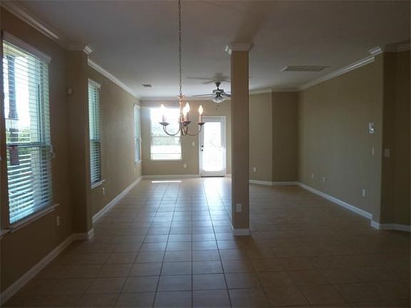 4th image of 520 Meadowlark St #A