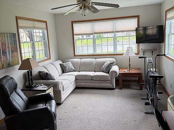5th image of 4055 Brookshore Dr