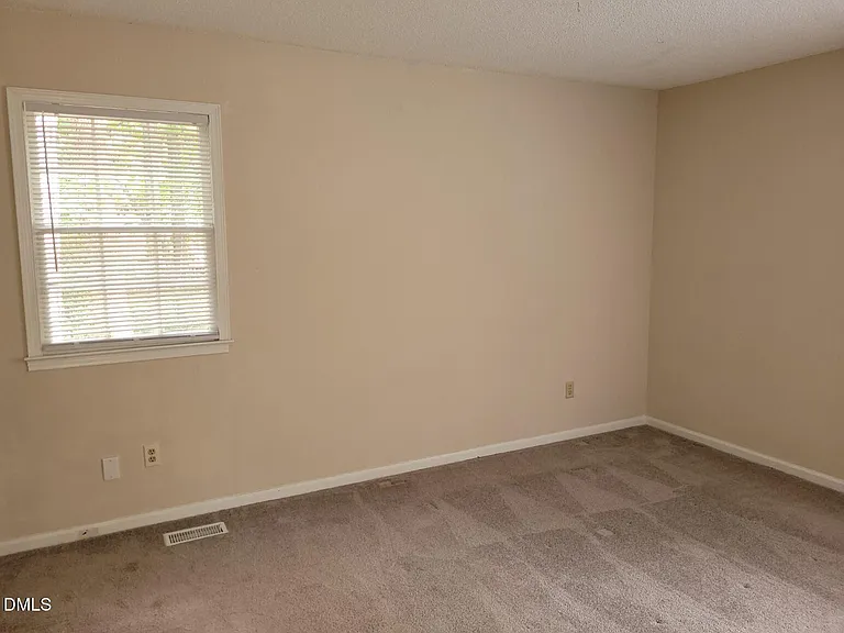 304 Holtz Ln — Photo 21