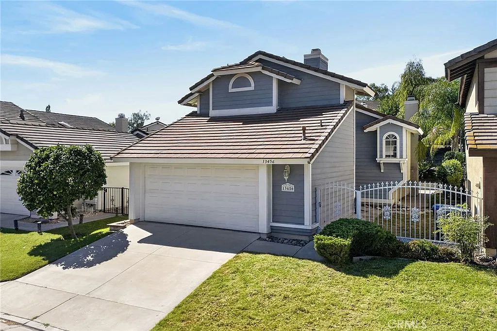 3 bed, 1321 sqft, $3,600 — Photo 1