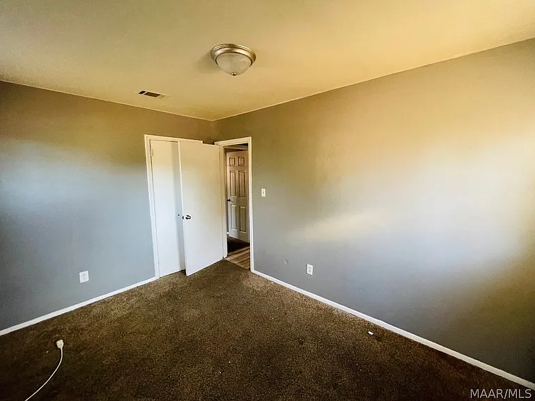 1653 N Yarbrough Ct — Photo 15