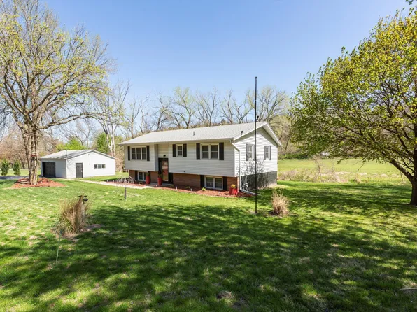 81 Old Lincoln Hwy, Crescent, IA 51526