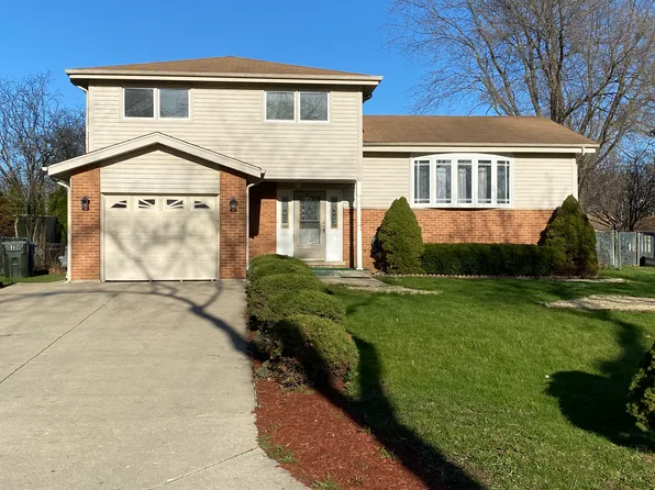 1403 N Sauk Ln, Mount Prospect, IL 60056