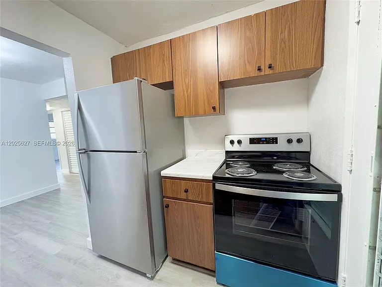 610 NE 123rd St #203 — Photo 10