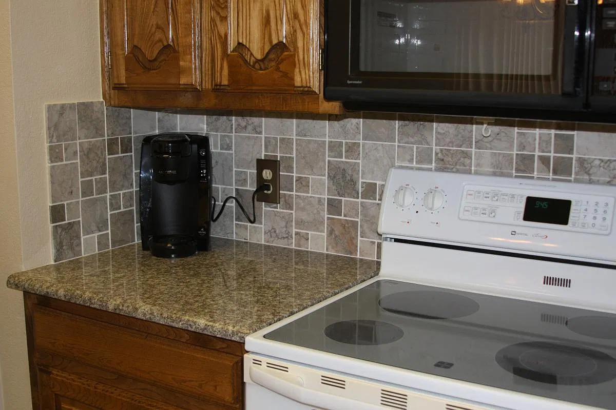 3 bed, 1336 sqft, $2,450 — Photo 4