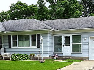 521 Hilltop Rd, Waterloo, IA 50701