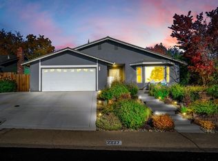 2227 Pinnacles Dr, Rocklin, CA 95677