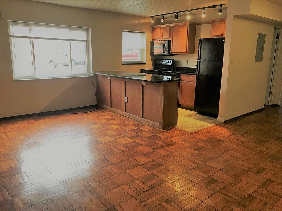 1st image of 124 Lacrosse St #B1