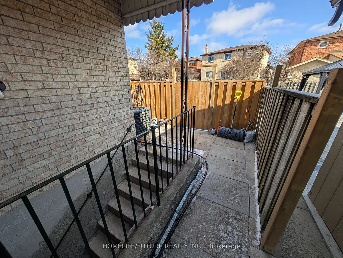 Building Photo - 528 McLevin Ave #BASEMENT