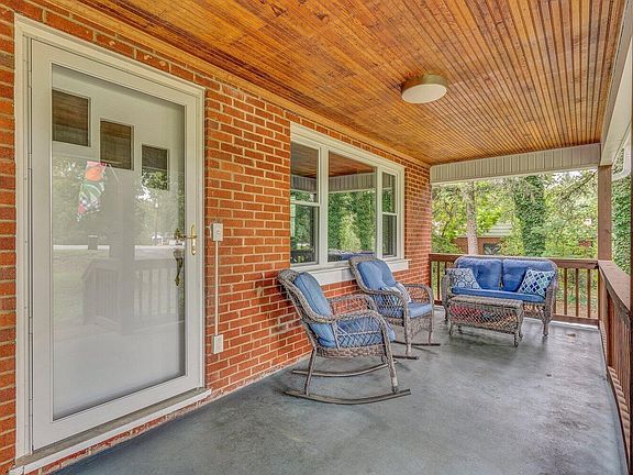 3rd image of 7204 Plantation Rd