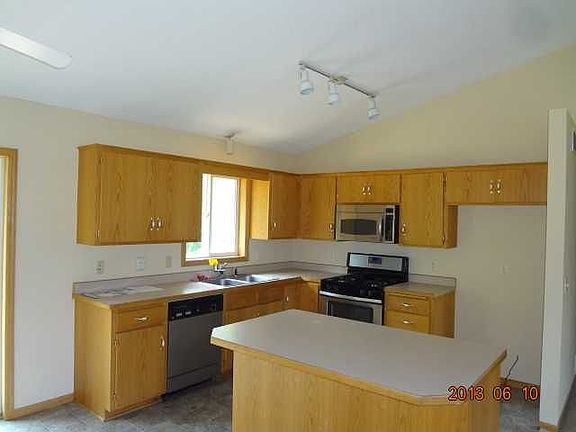 4th image of 38431 Branch Ave