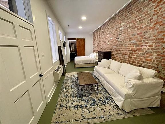 2nd image of 608 Baronne St APT 1A